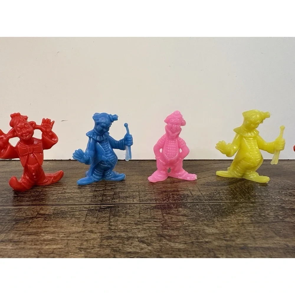 Lot of Vintage Colorful 1.5